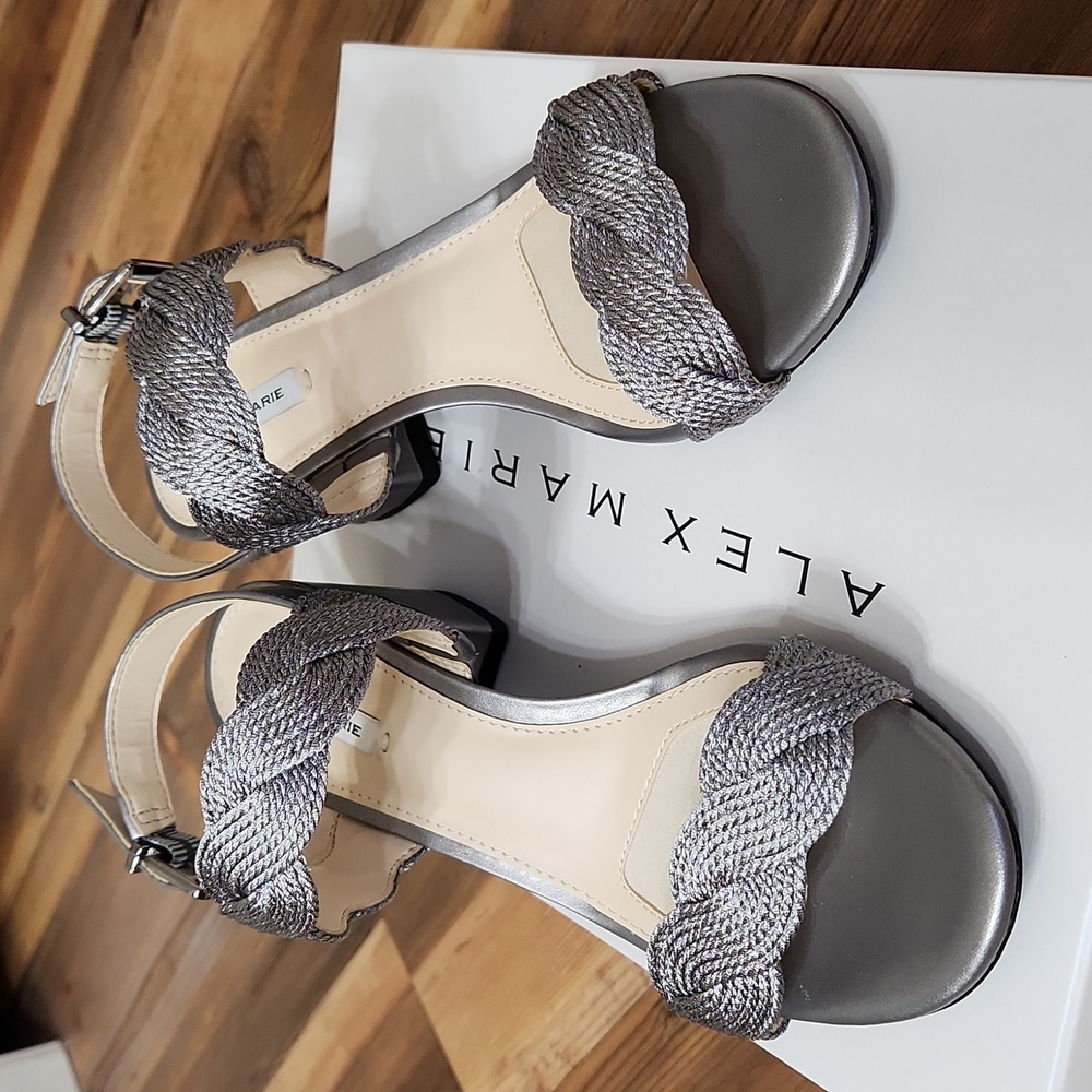 Alex Marie, size 7.5M